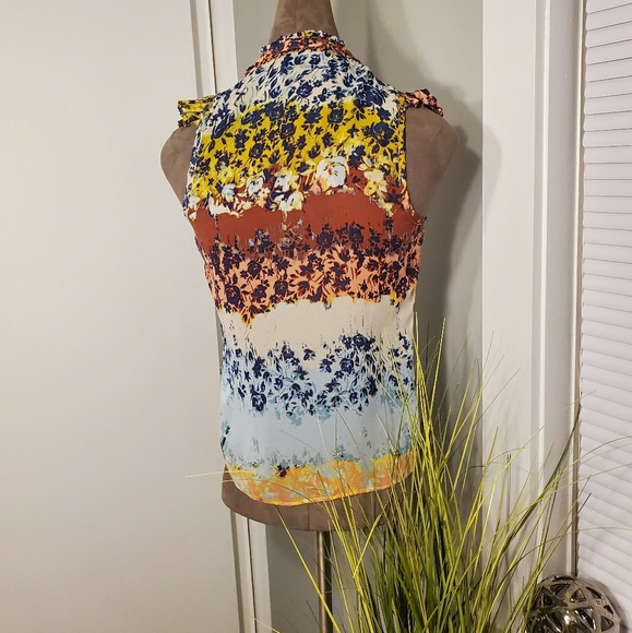 Bebe Ruffle Top - Picture 2 of 2